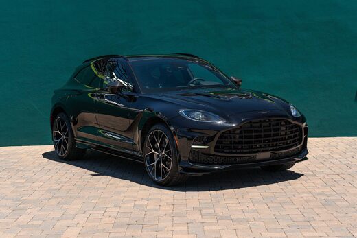 2025 Aston Martin DBX