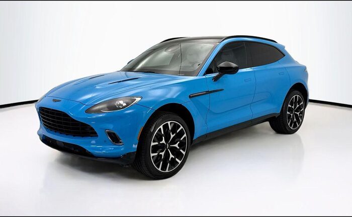2022 Aston Martin DBX