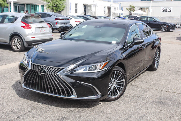 2025 Lexus ES 300h