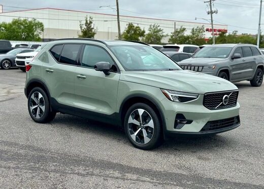2025 Volvo XC40
