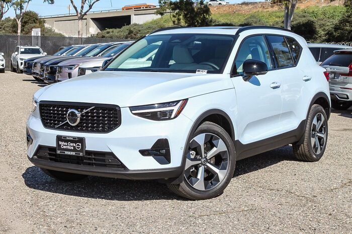 2026 Volvo XC40