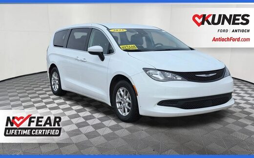 2023 Chrysler Voyager