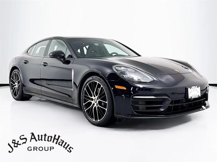 2022 Porsche Panamera