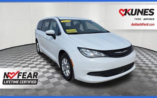 2022 Chrysler Voyager