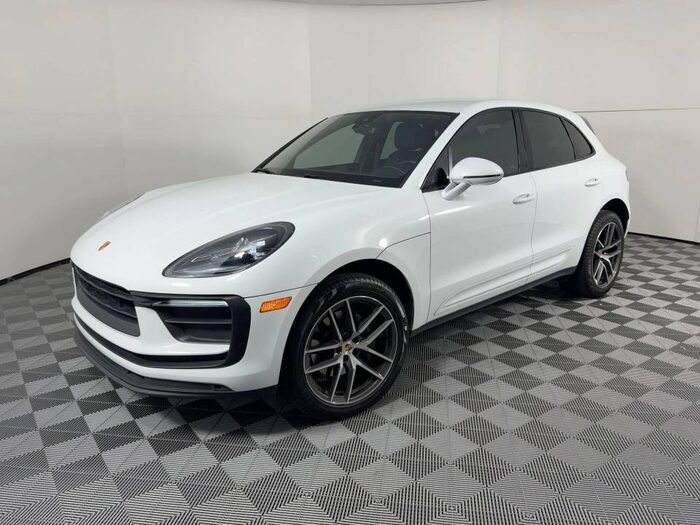 2022 Porsche Macan