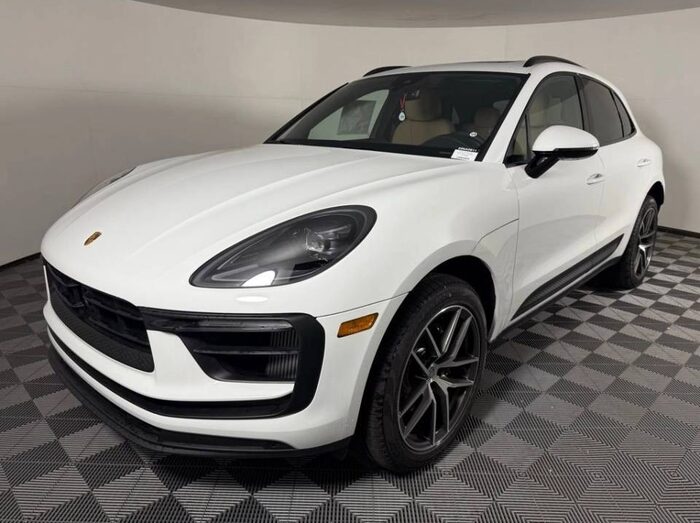 2025 Porsche Macan