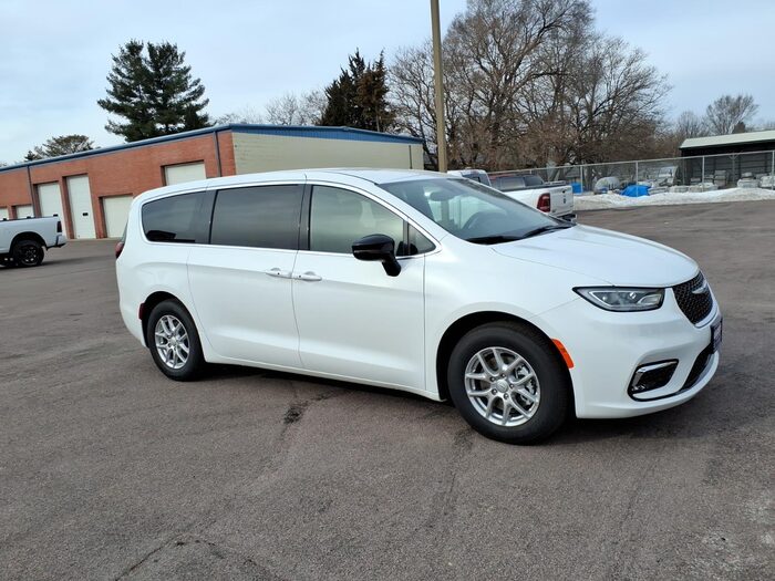 2026 Chrysler Pacifica