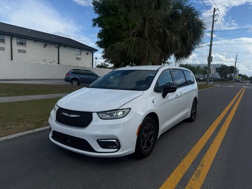 2024 Chrysler Pacifica