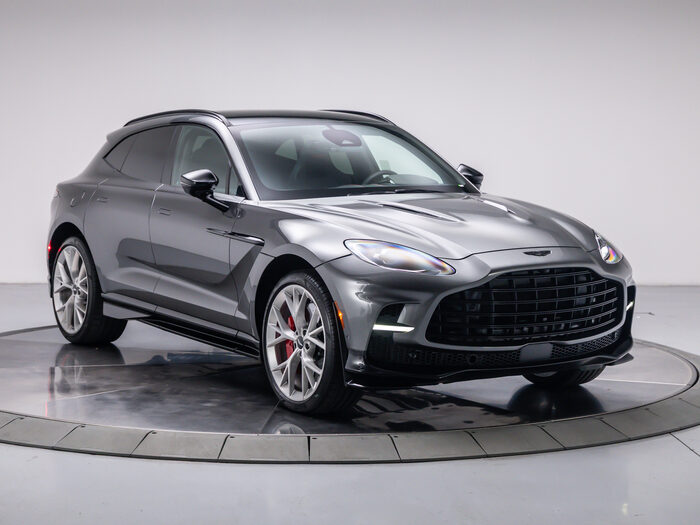 2026 Aston Martin DBX