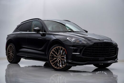 2025 Aston Martin DBX