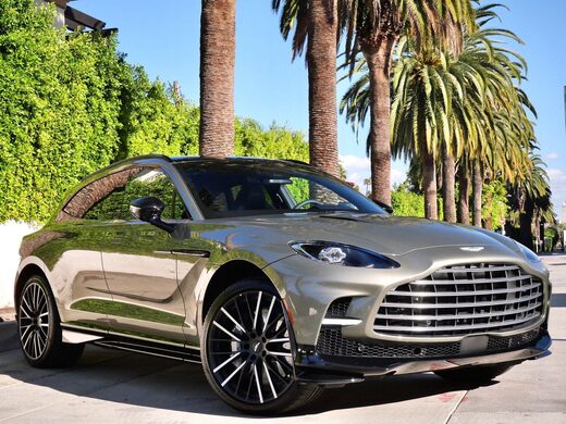 2026 Aston Martin DBX
