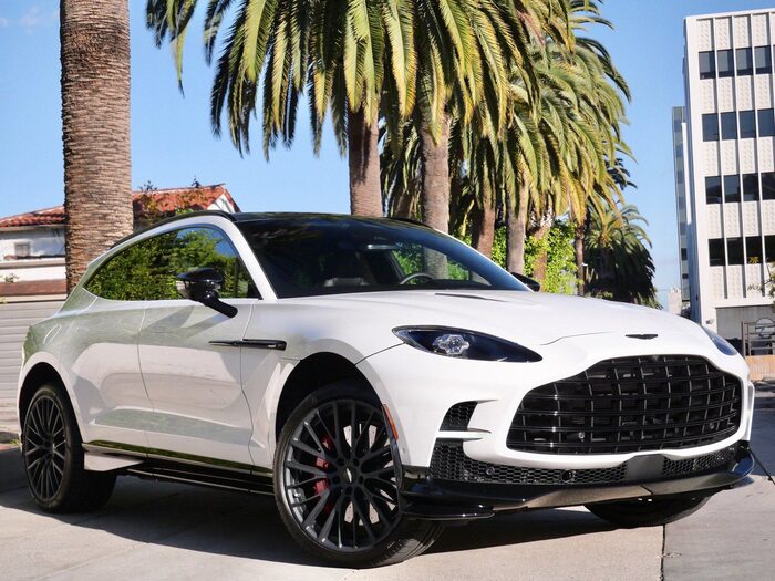 2026 Aston Martin DBX
