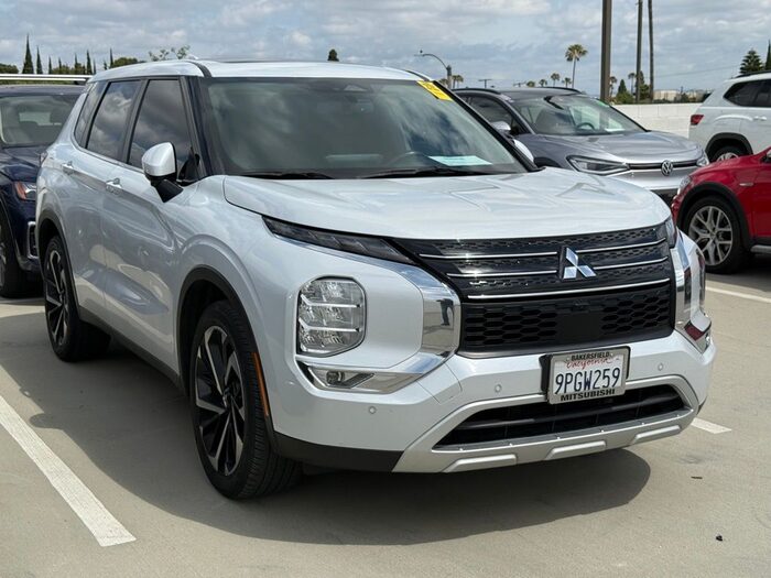 2024 Mitsubishi Outlander