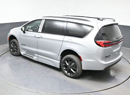 2026 Chrysler Pacifica