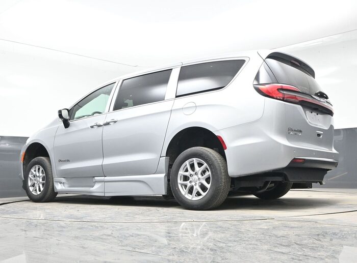 2026 Chrysler Pacifica