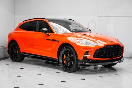 2025 Aston Martin DBX